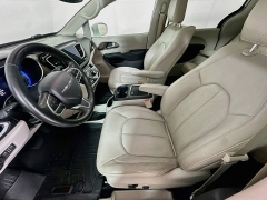Used 2019  Chrysler Pacifica 4d Wagon Touring L Plus at Graham Auto Mall near Mansfield&comma; OH
