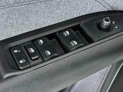 Used 2024  Jeep Compass Latitude 4x4 at Graham Auto Mall near Mansfield&comma; OH