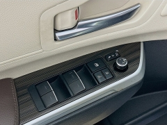 Used 2022  Toyota Sienna Platinum AWD 7-Passenger at Dutro Auto near Zanesville&comma; OH