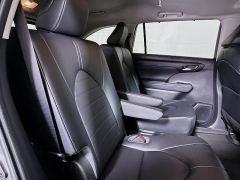 Used 2023  Toyota Highlander Hybrid XLE AWD at Dutro Auto near Zanesville&comma; OH