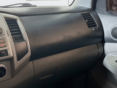 Used 2011  Toyota Tacoma 4WD Double Cab Short Bed Auto at Dutro Auto near Zanesville&comma; OH