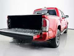 Used 2020  Toyota Tacoma 4WD Double Cab TRD Sport Auto at Dutro Auto near Zanesville&comma; OH