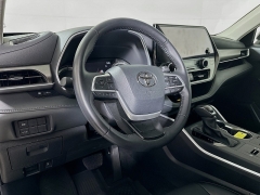 Used 2025  Toyota Highlander Hybrid XLE Nightshade AWD at Dutro Auto near Zanesville&comma; OH