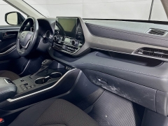 Used 2023  Toyota Highlander LE FWD at Graham Auto Mall near Mansfield&comma; OH