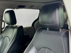 Used 2023  Chrysler Pacifica Hybrid Limited FWD at Dutro Auto near Zanesville&comma; OH