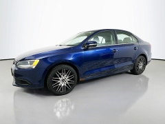 Used 2013  Volkswagen Jetta 4d Sedan SE Auto&sol;PZEV at Dutro Auto near Zanesville&comma; OH