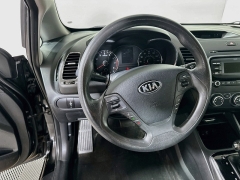 Used 2017  Kia Forte5 5d Hatchback LX at Graham Auto Mall near Mansfield&comma; OH