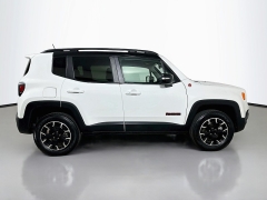 Used 2023  Jeep Renegade Trailhawk 4x4 at Dutro Auto near Zanesville&comma; OH