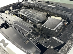 Used 2017  Nissan Titan 4WD Crew Cab SV at Dutro Auto near Zanesville&comma; OH