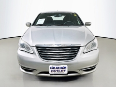 Used 2012  Chrysler 200 4d Sedan Limited at Dutro Auto near Zanesville&comma; OH