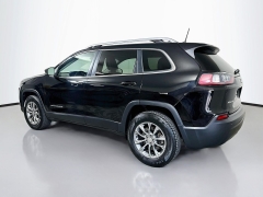 Used 2020  Jeep Cherokee 4d SUV 4WD Latitude Plus 2&period;4L at Dutro Auto near Zanesville&comma; OH
