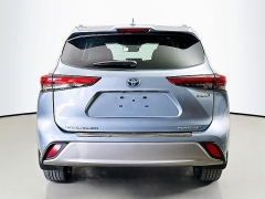 Used 2022  Toyota Highlander Hybrid Platinum AWD at Dutro Auto near Zanesville&comma; OH