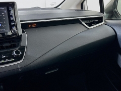 Used 2020  Toyota Corolla 4d Sedan LE at Dutro Auto near Zanesville&comma; OH