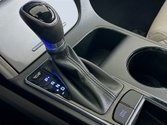 Used 2017  Hyundai Sonata 4d Sedan Limited at Dutro Auto near Zanesville&comma; OH