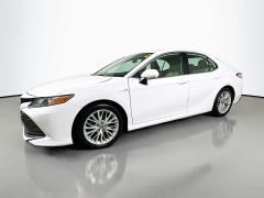 Used 2020  Toyota Camry Hybrid 4d Sedan XLE at Dutro Auto near Zanesville&comma; OH