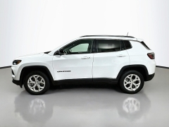 Used 2024  Jeep Compass Latitude 4x4 at Graham Auto Mall near Mansfield&comma; OH