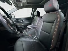 Used 2023  GMC Acadia AWD 4dr AT4 at Graham Auto Mall near Mansfield&comma; OH