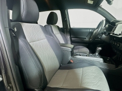 Used 2021  Toyota Tacoma 4WD TRD Off Road Double Cab 5ft Bed V6 AT at Dutro Auto near Zanesville&comma; OH