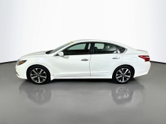 Used 2016  Nissan Altima 4d Sedan 2&period;5L SR at Dutro Auto near Zanesville&comma; OH