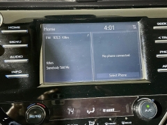 Used 2018  Toyota Camry 4d Sedan SE at Dutro Auto near Zanesville&comma; OH