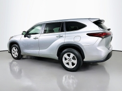 Used 2023  Toyota Highlander L FWD at Dutro Auto near Zanesville, OH