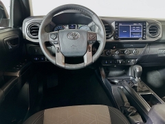 Used 2020  Toyota Tacoma 4WD Double Cab TRD Sport Auto at Dutro Auto near Zanesville&comma; OH