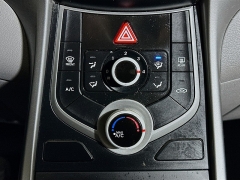 Used 2016  Hyundai Elantra 4d Sedan SE Auto at Graham Auto Mall near Mansfield, OH