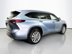 Used 2024  Toyota Highlander Hybrid Platinum AWD at Graham Auto Mall near Mansfield&comma; OH