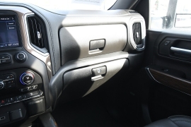 Used 2022  Chevrolet Silverado 2500HD 4WD Crew Cab 159" High Country Dsl at Dutro Auto near Zanesville&comma; OH