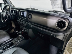 Used 2020  Jeep Gladiator Crew Cab Sport S at Dutro Auto near Zanesville&comma; OH
