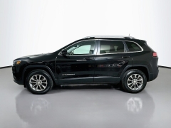Used 2020  Jeep Cherokee 4d SUV 4WD Latitude Plus 2&period;4L at Dutro Auto near Zanesville&comma; OH