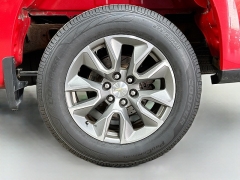 Used 2020  Chevrolet Silverado 1500 4WD Crew Cab LT at Dutro Auto near Zanesville&comma; OH