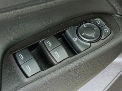Used 2018  Chevrolet Equinox 4d SUV FWD LT w&sol;1LT at Graham Auto Mall near Mansfield&comma; OH