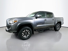 Used 2021  Toyota Tacoma 4WD TRD Off Road Double Cab 6ft Bed V6 AT at Graham Auto Mall near Mansfield&comma; OH