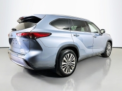 Used 2022  Toyota Highlander Hybrid Platinum AWD at Dutro Auto near Zanesville&comma; OH