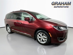  2019 Chrysler Pacifica 4d Wagon Touring L at Dutro Auto near Zanesville&comma; OH
