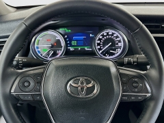 Used 2018  Toyota Camry Hybrid 4d Sedan SE at Dutro Auto near Zanesville&comma; OH