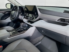 Used 2024  Toyota Highlander Hybrid Platinum AWD at Graham Auto Mall near Mansfield&comma; OH