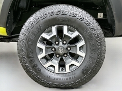 Used 2023  Toyota Tacoma 4WD TRD Off Road Double Cab 5ft Bed V6 AT at Graham Auto Mall near Mansfield&comma; OH