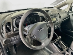 Used 2017  Kia Forte5 5d Hatchback LX at Graham Auto Mall near Mansfield&comma; OH