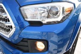 Used 2017  Toyota Tacoma 4WD Double Cab TRD Sport Auto at Graham Auto Mall near Mansfield&comma; OH