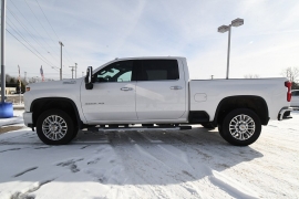 Used 2022  Chevrolet Silverado 2500HD 4WD Crew Cab 159" High Country Dsl at Dutro Auto near Zanesville&comma; OH