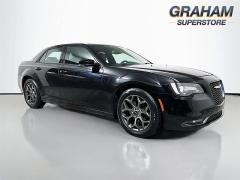 Used 2017  Chrysler 300 4d Sedan AWD S at Dutro Auto near Zanesville&comma; OH