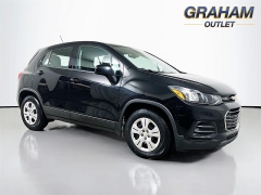 Used 2018  Chevrolet Trax 4d SUV FWD LS at Graham Auto Mall near Mansfield&comma; OH