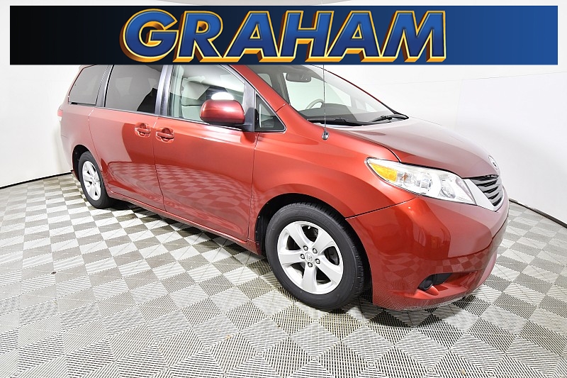 Used 2014  Toyota Sienna 4d Wagon LE at Graham Auto Mall near Mansfield, OH