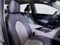 Used 2018  Toyota Camry Hybrid 4d Sedan SE at Dutro Auto near Zanesville&comma; OH