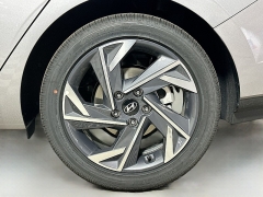 Used 2025  Hyundai Elantra SEL Sport IVT at Graham Auto Mall near Mansfield&comma; OH