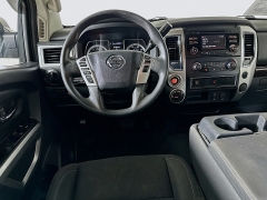 Used 2017  Nissan Titan 4WD Crew Cab SV at Dutro Auto near Zanesville&comma; OH