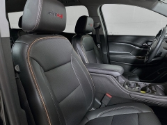 Used 2021  GMC Acadia AWD 4dr AT4 at Dutro Auto near Zanesville, OH