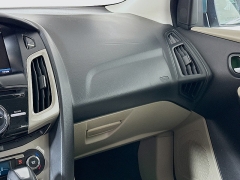 Used 2012  Ford Focus 4d Sedan SEL at Dutro Auto near Zanesville&comma; OH